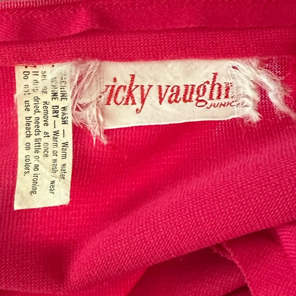 VINTAGE Vicky Vaughn Pink Embroidered Dress, Size M - Picture 7 of 7